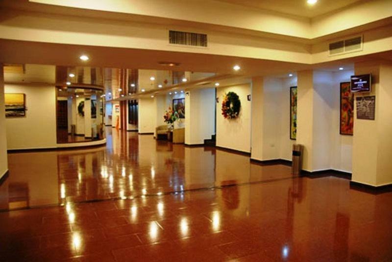 Hotel Cristina Suites Puerto La Cruz Exterior foto